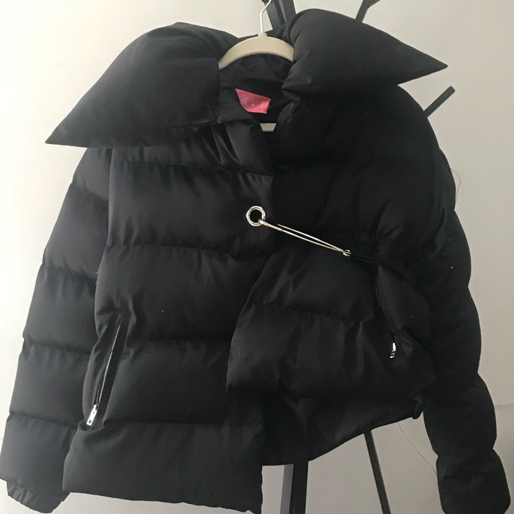 Stylish Puff Jacket🖤🖤🖤 - Picture 3 of 5